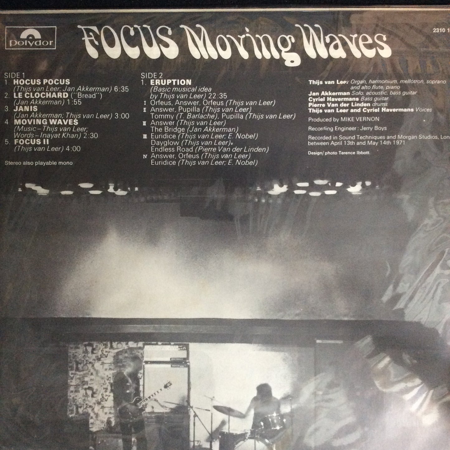 Focus - Moving Waves